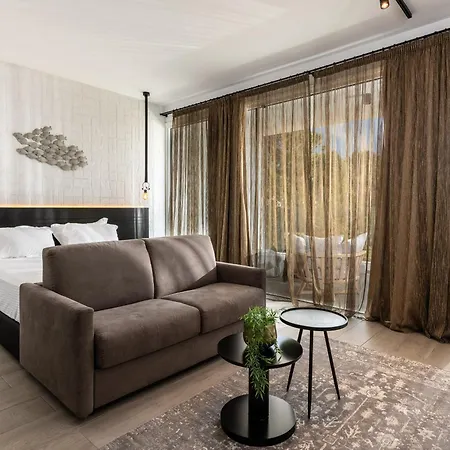 住宿加早餐酒店 Abacus 圣纳帕