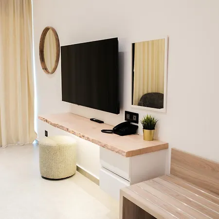 أجنحة اباكوس أيا نابا