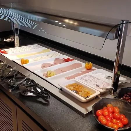 أجنحة اباكوس فندق مبيت وإفطار أيا نابا